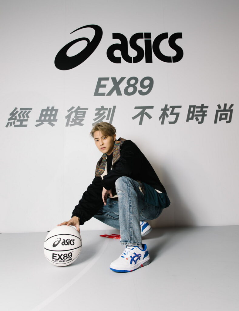 熱愛籃球運動的ASICS SPORTSTYLE形象大使王子 邱勝翊以復古運動風格穿搭展現EX89經典復刻與不朽時尚的無限魅力