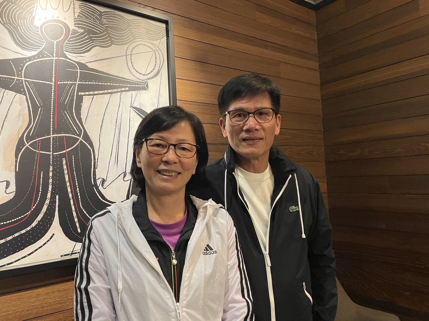 左起:何秋美、薛進強