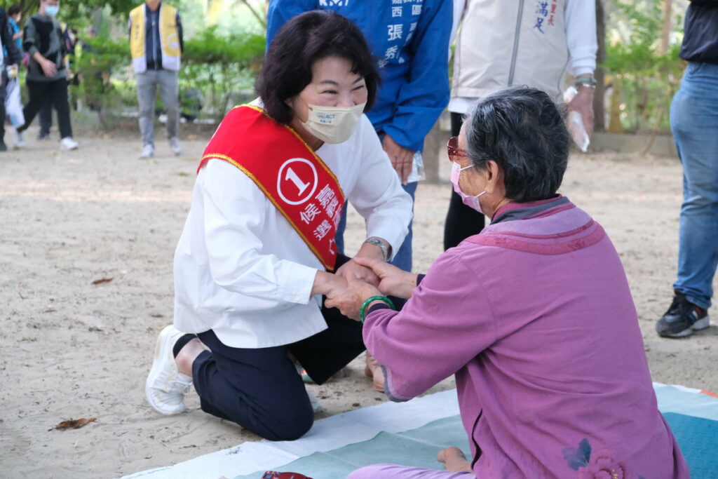 黃敏惠北香湖公園拜票