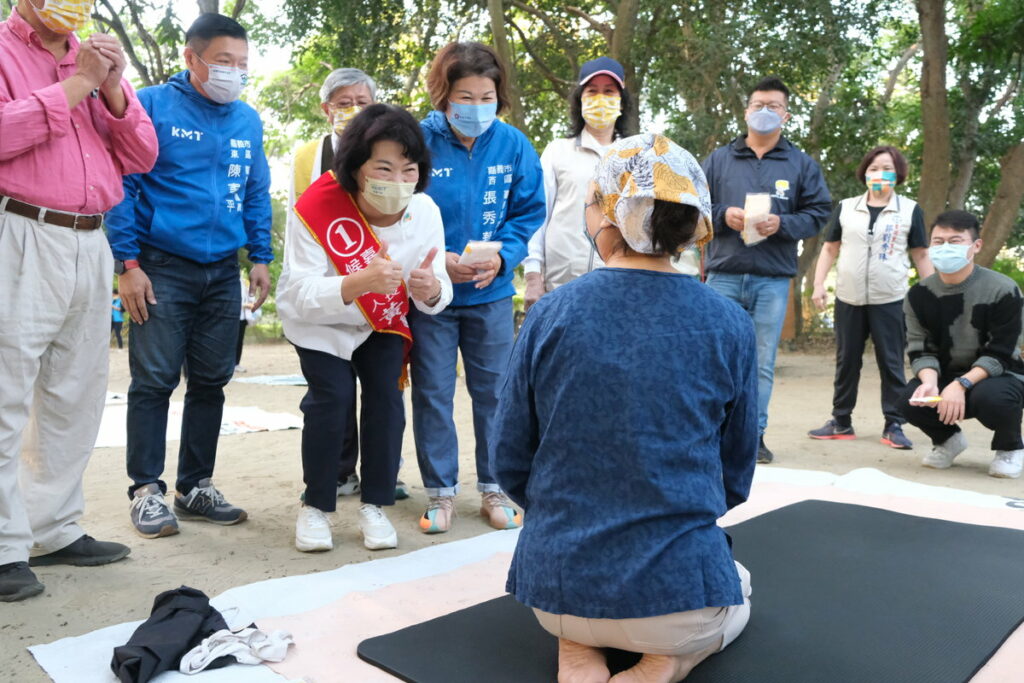 黃敏惠北香湖公園拜票