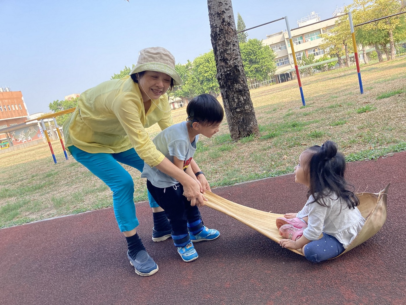 教育家人物典範─臺中市立啟聰學校詹麗慧教師 用畫筆走進聽障孩子們的內心世界