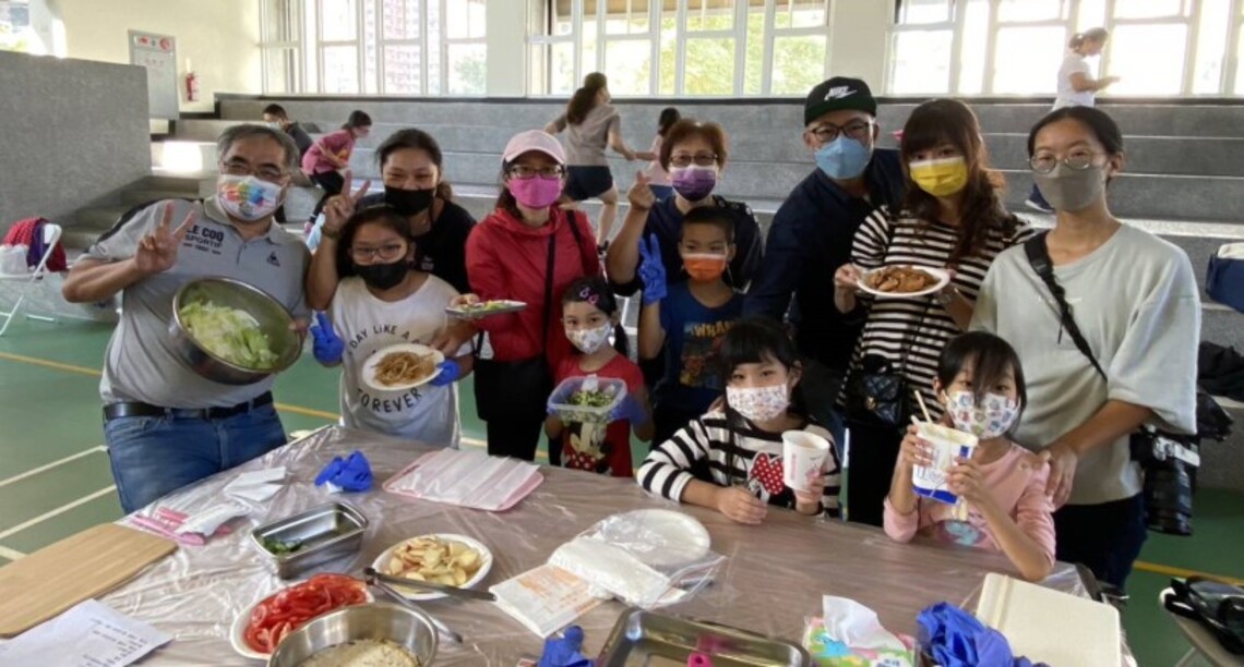 河堤國小親子共廚DIY ~「希臘雞肉捲餅」美味佳餚上菜