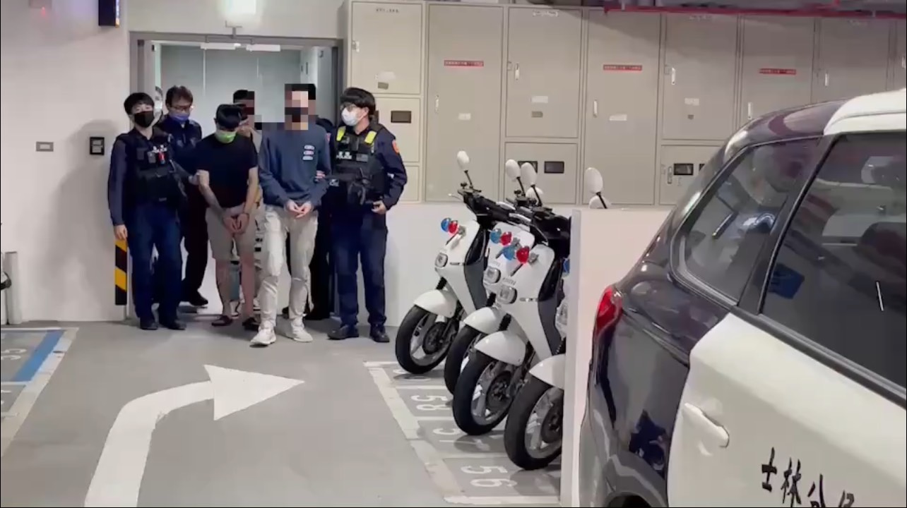 社子派出所日前接獲110通報打架情事,警方隨即啟動快打警力馳赴現場。(記者林艷林翻攝)