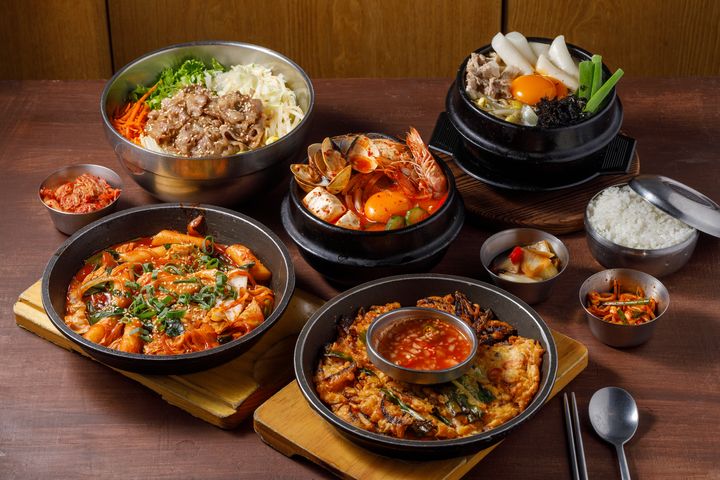 韓國第一烤肉品牌來台,呈現多樣在地美食。 圖:韓國八色烤肉/提供