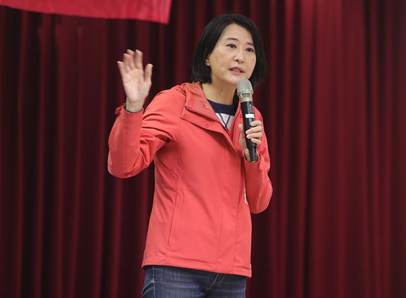 王鴻薇 11日出席中山、北松山區婦女社團聯誼會活動，全力 催票衝刺選情。中央社