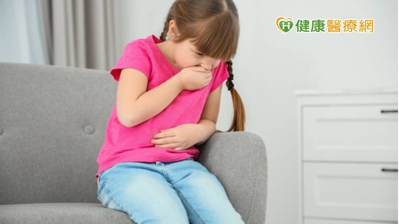 小兒腸胃炎上吐下瀉 食藥署授4大項照顧守則