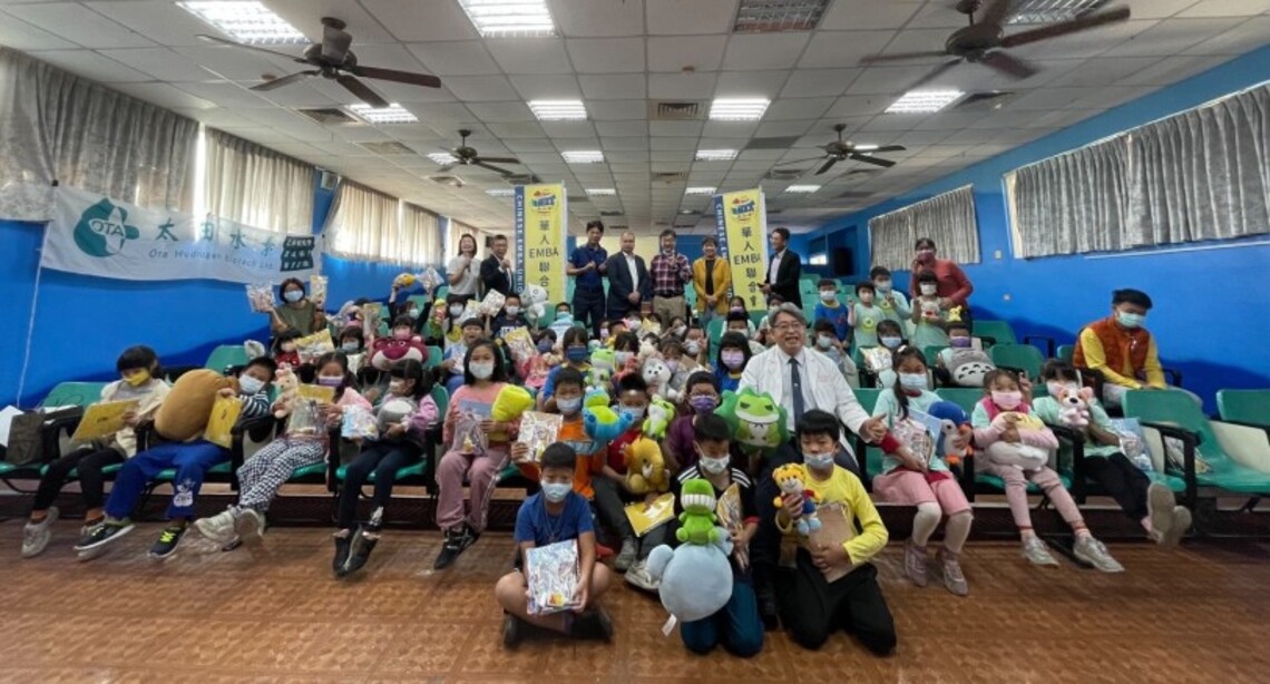 華人EMBA聯合會公益社「美心專車」首次開到小琉球白沙國小心臟義診服務