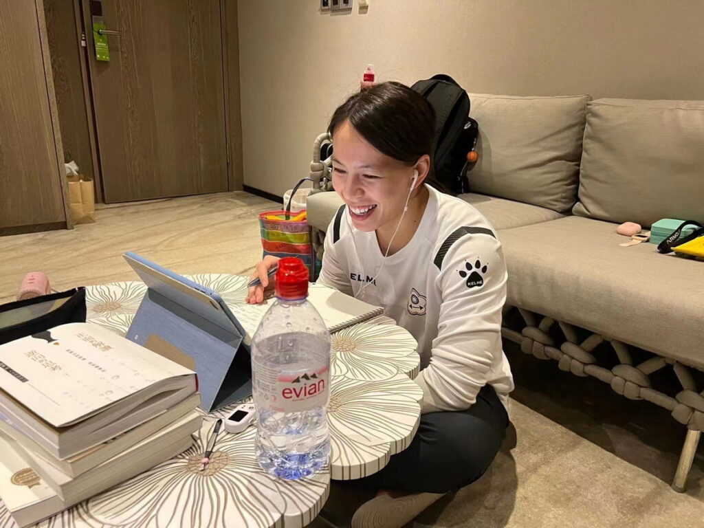 婞淳在粉專和IG也分享並誇讚TutorABC線上英語專業課程和貼心服務。
