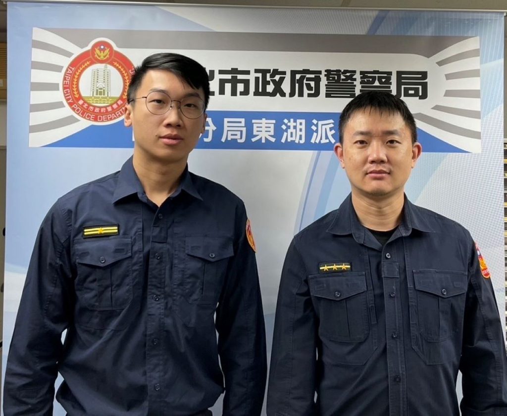 圖:內湖分局東湖派出所副所長朱俊碩(左)、警員賴建宏(右)。