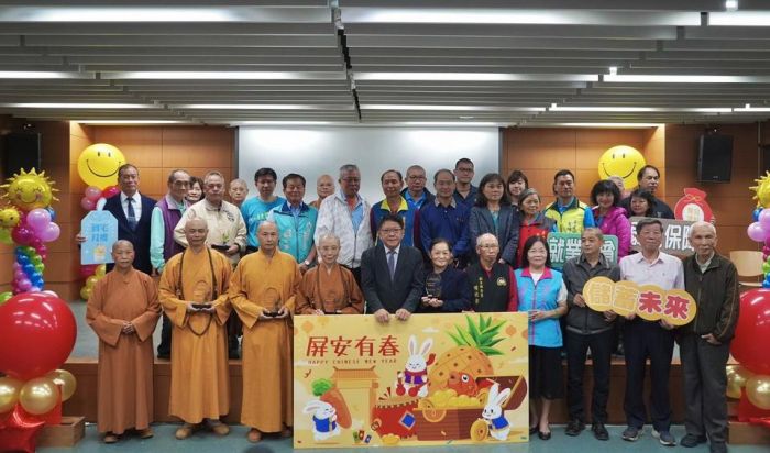 關懷弱勢家庭 屏縣府募集千萬資源送暖