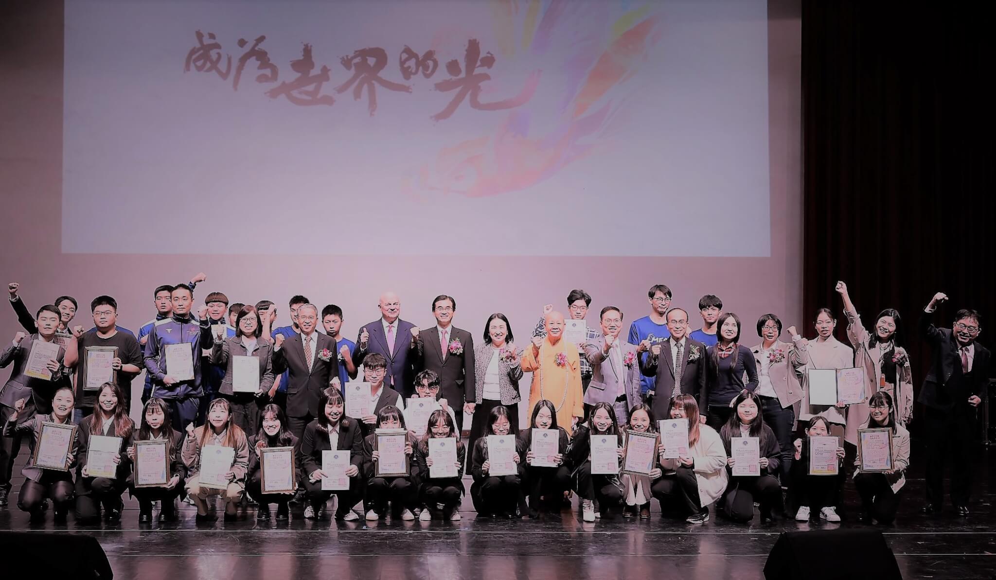 打造沒有人被拋棄的世界 政大學生獲頒和平設計師