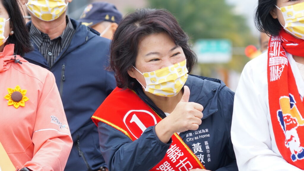 選前最後關鍵一週今1 3日嘉義市長候選人黃敏惠在早上進行第一波車隊掃街