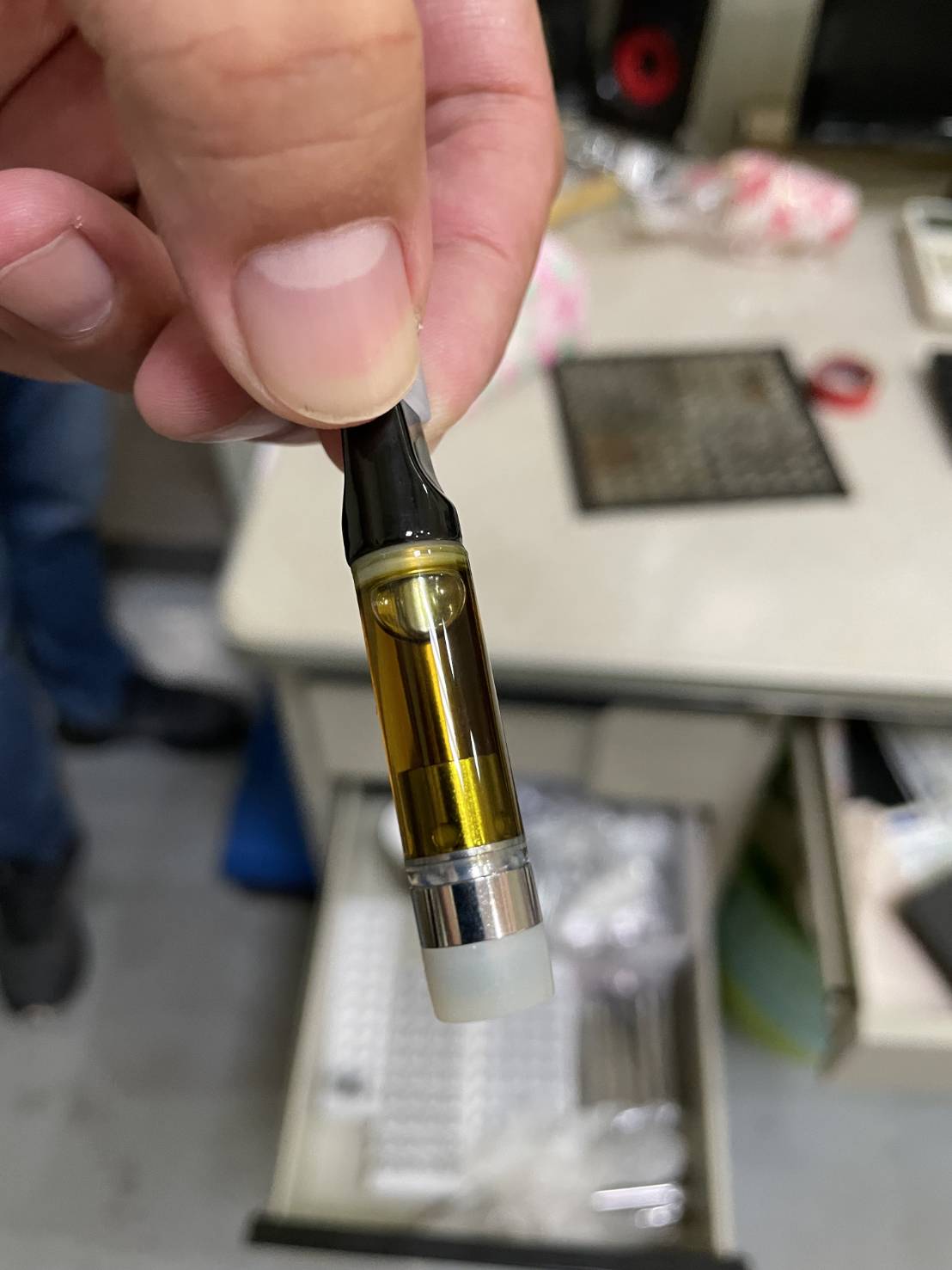 中市警六分局日前破獲大麻製毒工廠,相關犯嫌依違反毒品危害防制條例起訴。(圖/記者謝榮浤翻攝)