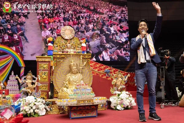 應邀擔任法會貴賓 蔣萬安用心做功課