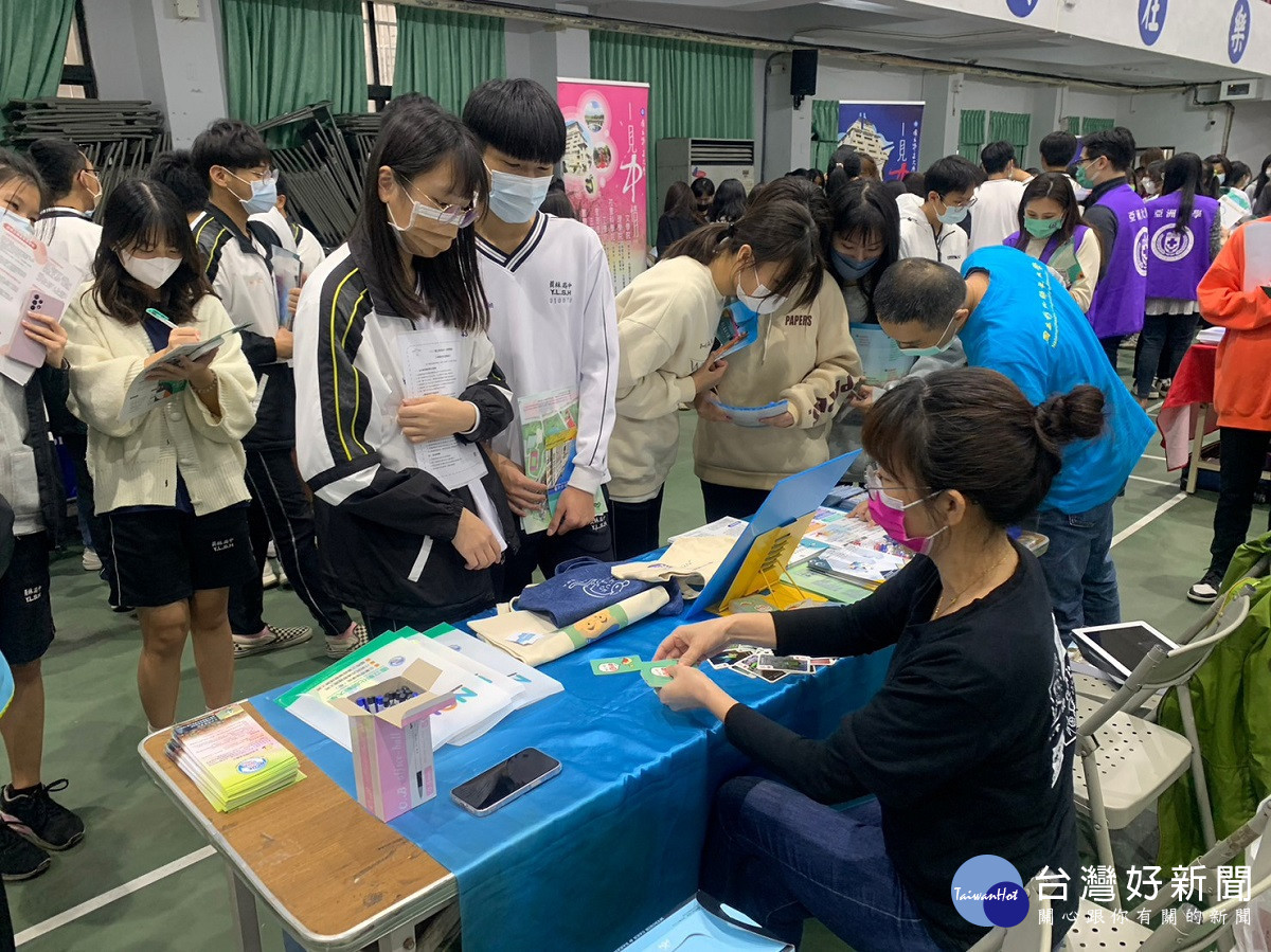 應新課綱和多元入學管道變革 員林高中辦理生涯素養力做夥來大學博覽會