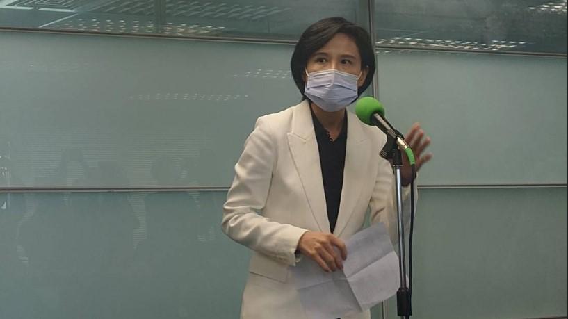 副總統賴清德委託文化部前部長鄭麗君代為登記參選民進黨主席。蘇聖怡攝