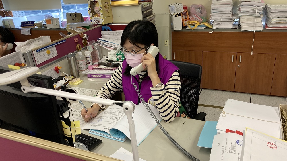 三級警戒拉下口罩抽菸 強制執行扣存款3000辯不知被罰錢 84 4CB506FC D900 42AE 8C37 0D944EAAEC74