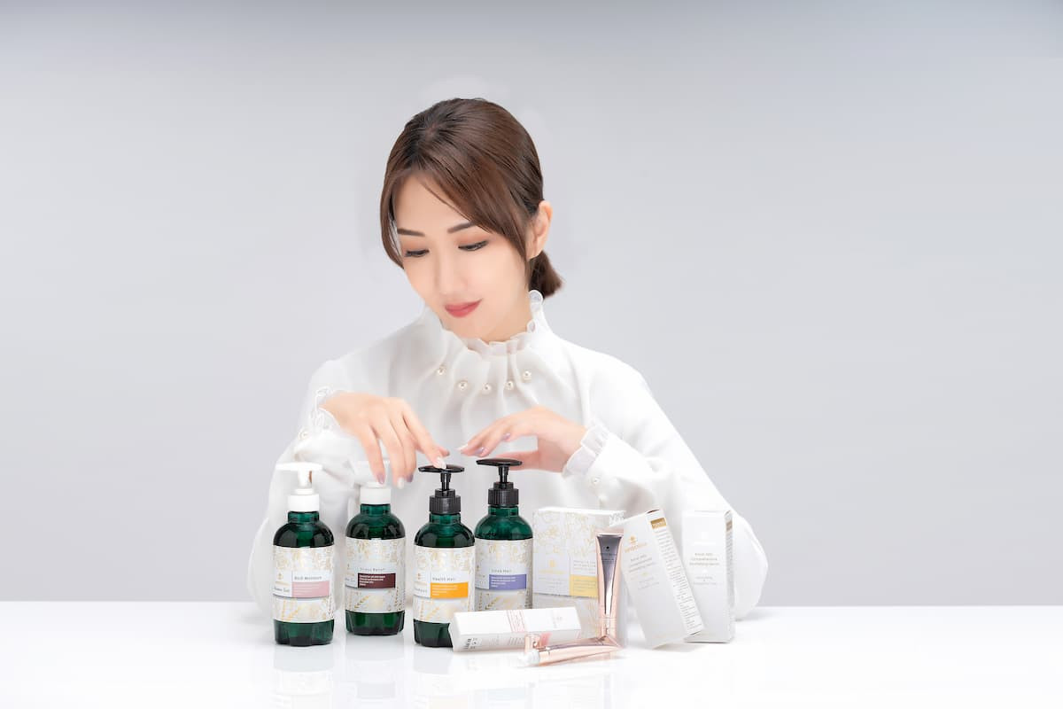 艾沛詩採德國技術植萃成分,添加精油帶來舒嫩洗淨感。(圖/APISERUM)
