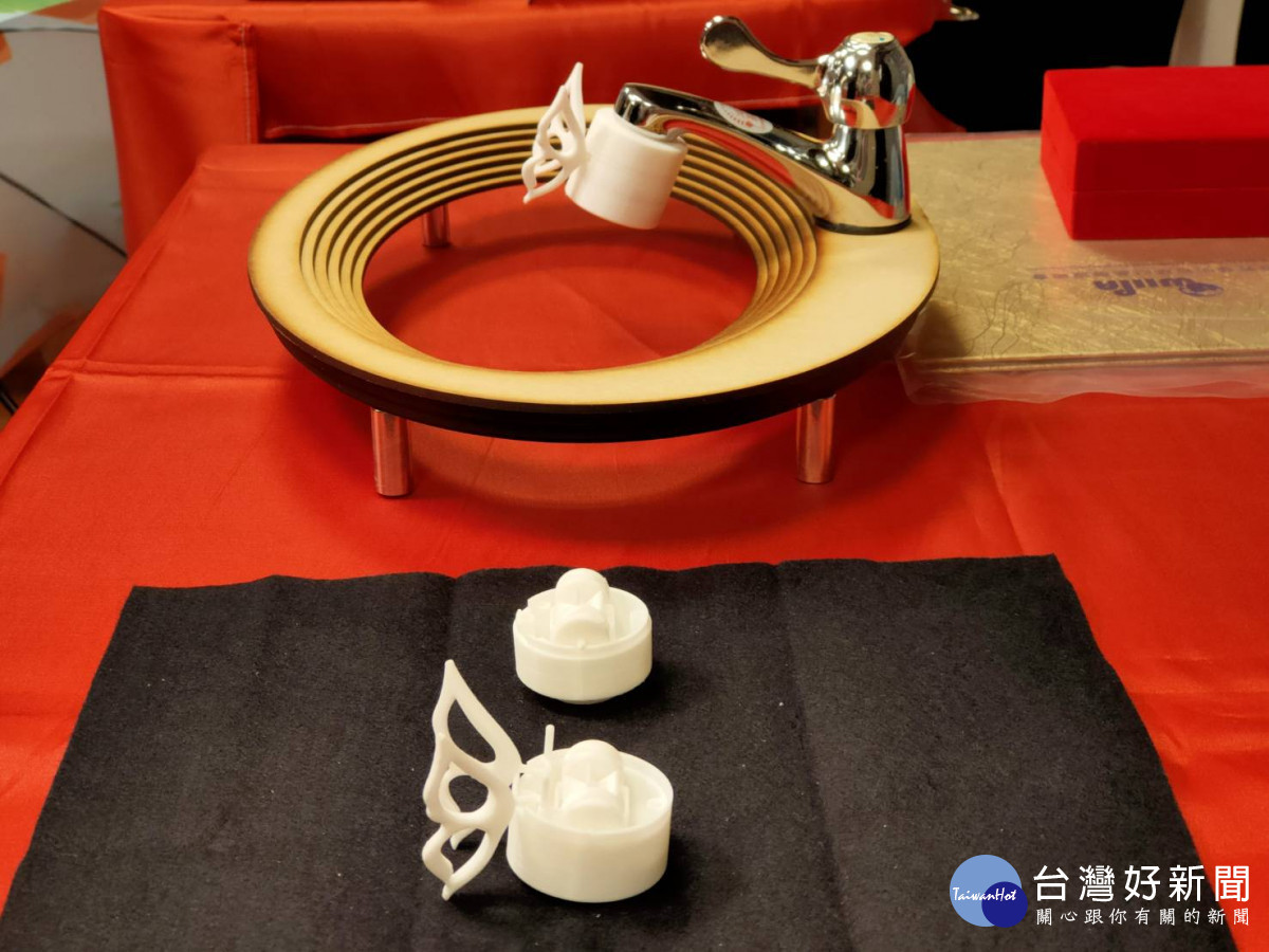 參賽作品「舞蝶水閥」獲得金牌獎。圖/記者鄧富珍攝