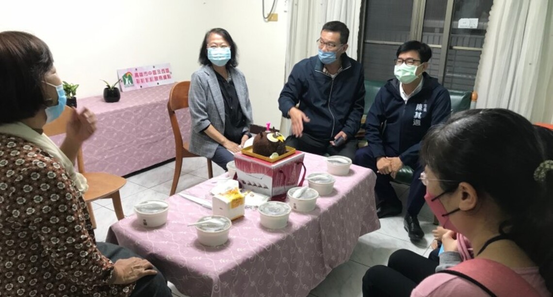 寒流來襲 伴弱勢市民度寒冬 陳其邁至「單親家園」關懷單親家庭