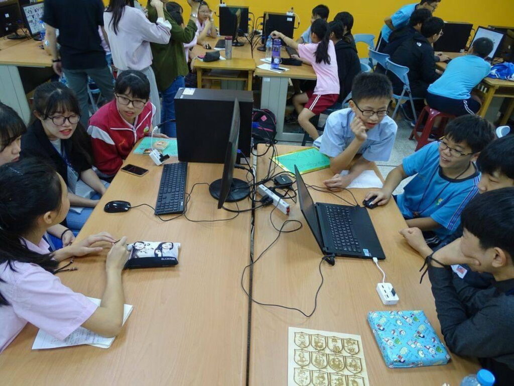 教育新世代-帶領孩子探索成長,具備挑戰及創造未來的能力,將實驗、創新與永續精神