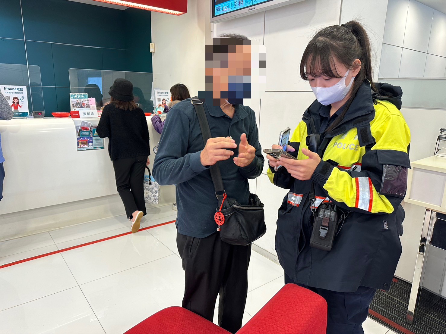 豐原區近期發生兩起民眾險遭詐騙的案件,所幸中市警豐原分局與金融機構行員合作阻詐,確保民眾財產安全。(圖/記者謝榮浤翻攝)