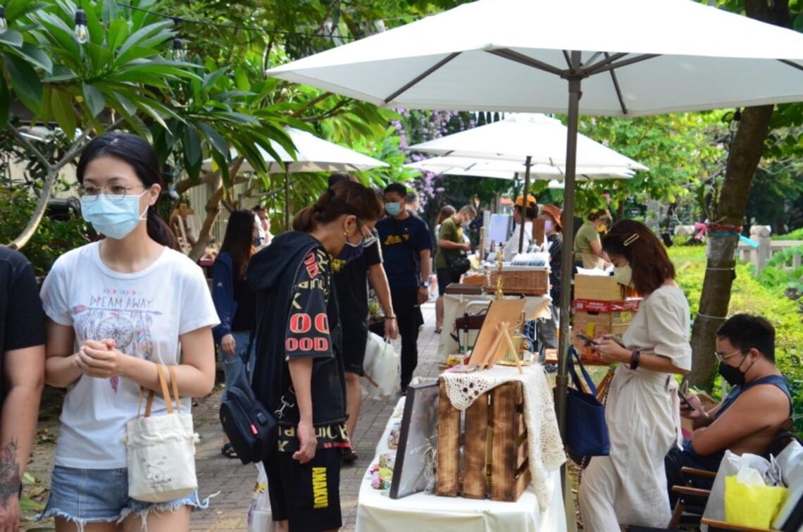 鳳山中華街商圈周日辦聖誕公益市集 節慶同樂愛心行善