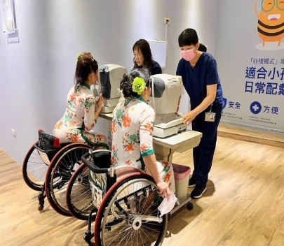 彰化諾貝爾眼科診所設有嶄新裝潢與新穎的醫療設備。（記者葉鈞宇翻攝）