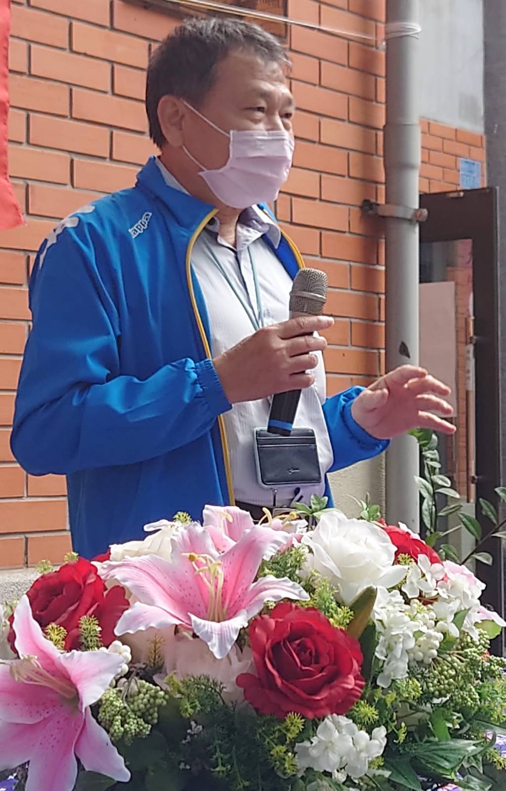 中油煉製事業部送聖誕禮物 捐贈再生電腦 嘉惠客委會及兩小學