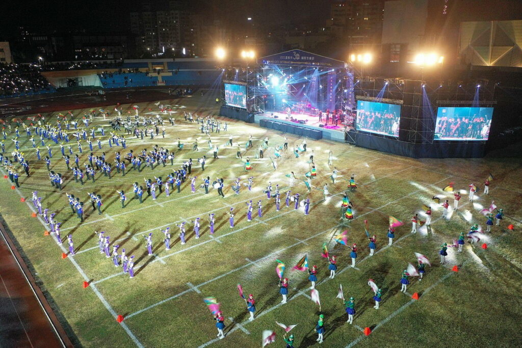  伍佰攜手在地學子跨界聯演