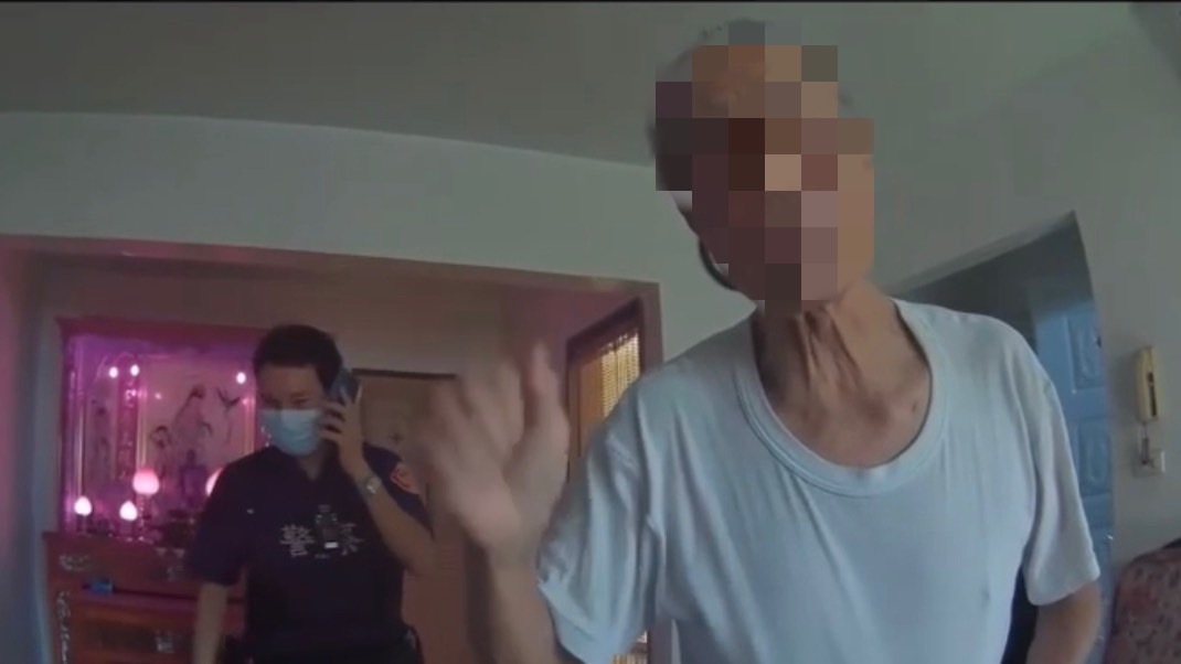 老翁接詐騙電話緊張到說被搶 警方一度著急變成耐心安撫阻詐