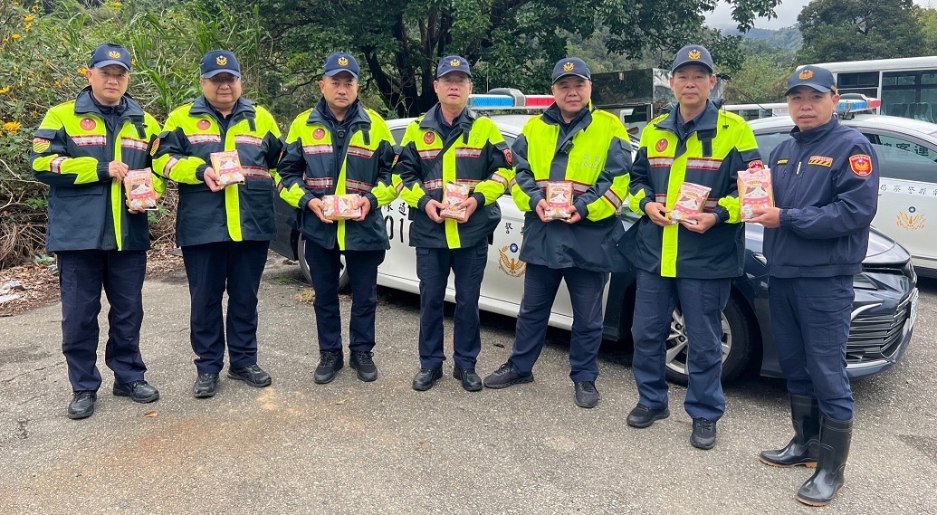 ▲迎接草莓溫泉季觀光客車潮,苗栗縣警察局全力投入交通疏導勤務 (圖/苗栗縣警察局 提供)