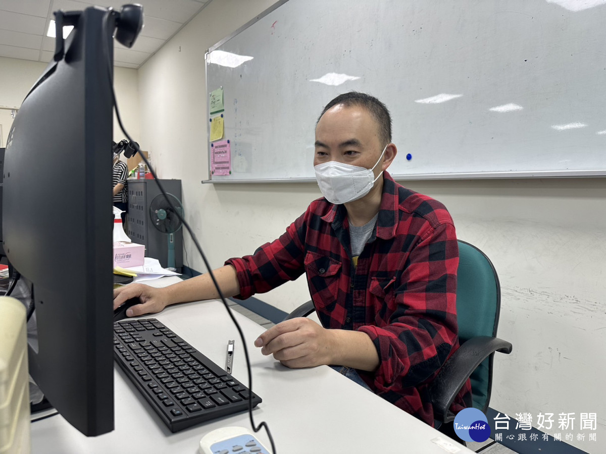 40歲被迫離職的工業設計師陳裕旻靠著職訓翻轉職涯,學而優則教,搖身成為職訓師。