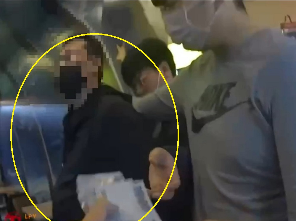 鈔票塞爆行李箱 異常提領露餡警逮兩詐欺車手查扣1618萬現金 91 202212190