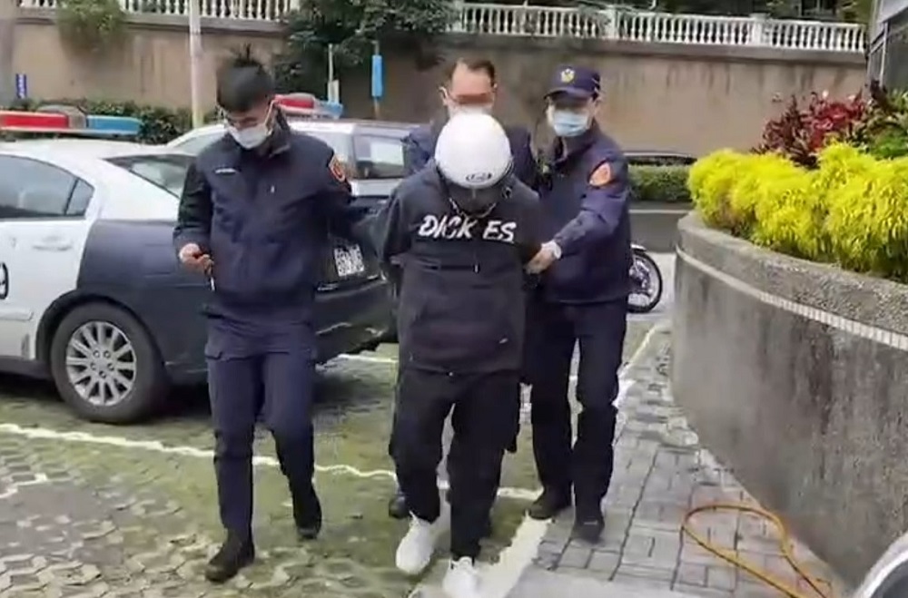 見鄰人有錢起歹念 兩人計畫社區樓梯間行搶雙雙落網 82 202212345 3