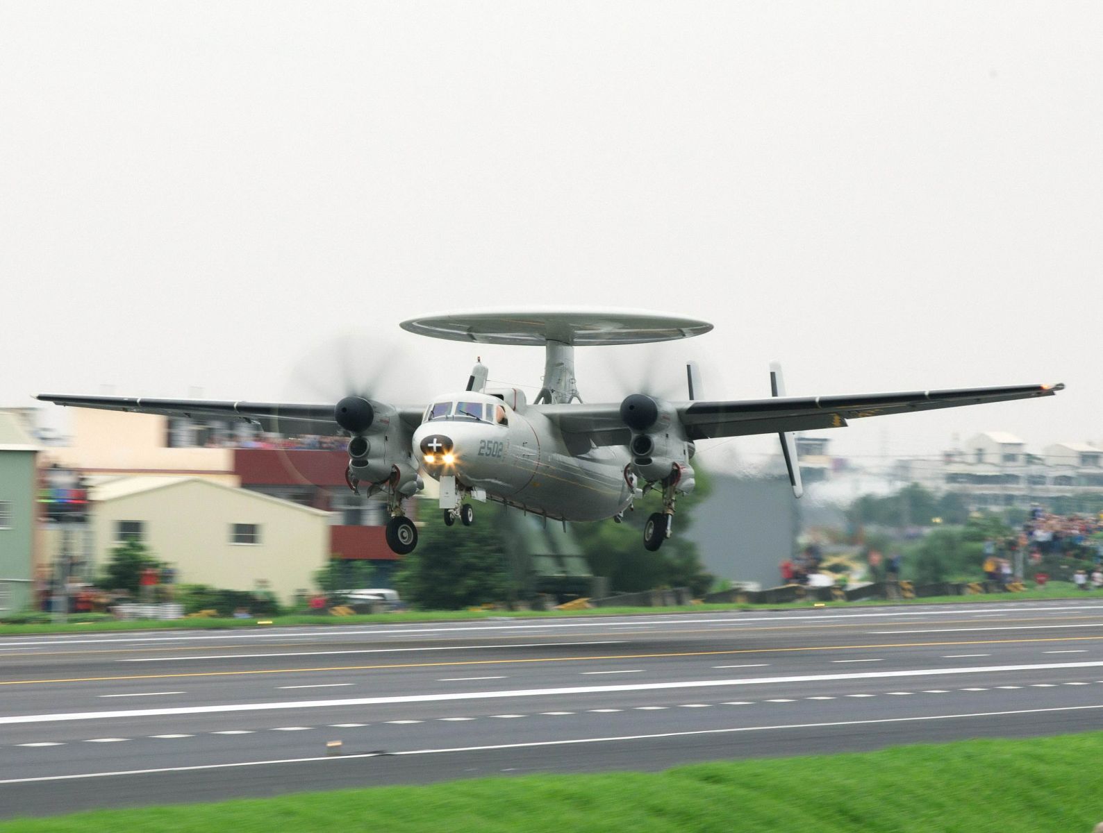 E-2K因為失事，造成妥善率大幅下降。資料照片