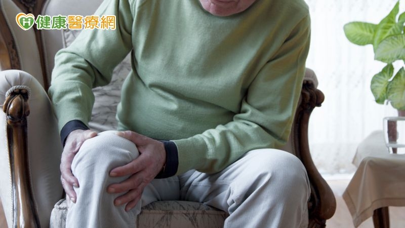 老翁骨痠以為老化,兩年後骨折始知血癌骨轉移