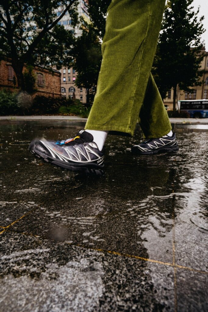 Salomon XT-6 GORE-TEX全新版本,冬季雨勢再大都能潮流有型。