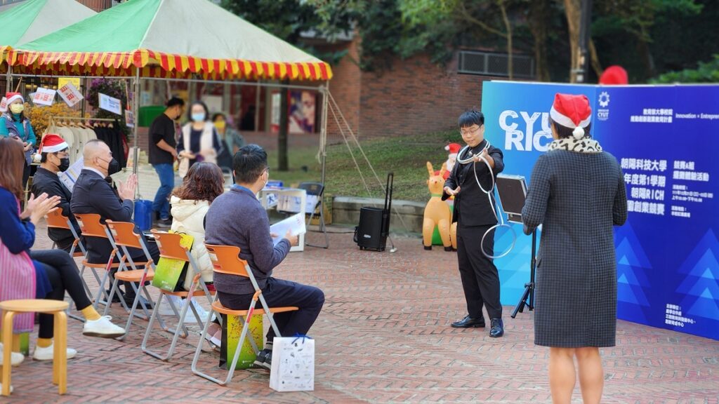 學生創業初體驗,朝陽科大校園創業競賽市集開跑。(圖/陳惠玲攝影)