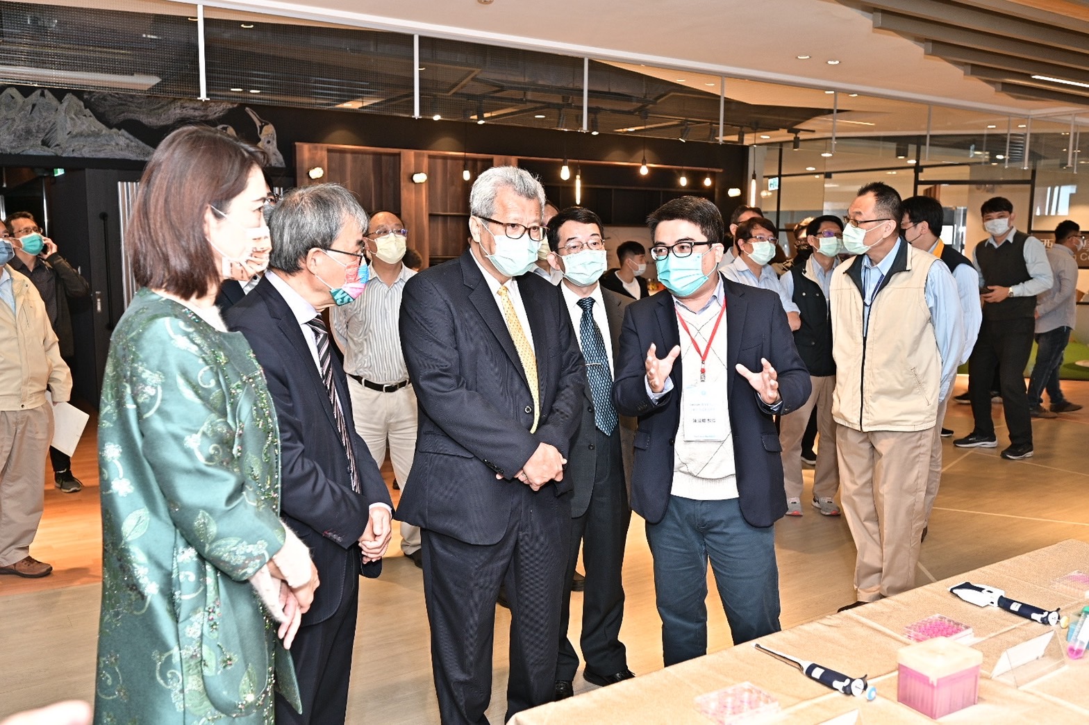中鋼公司攜手中山大學共同舉辦 「AIR HoPE 產學研發中心」第一年研究成果發表會