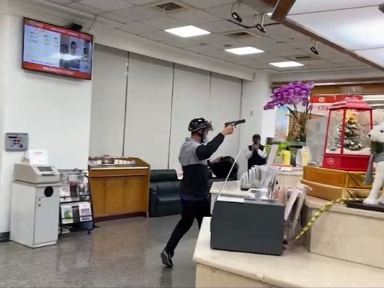 防搶演練逼真 警用心、民眾享安心