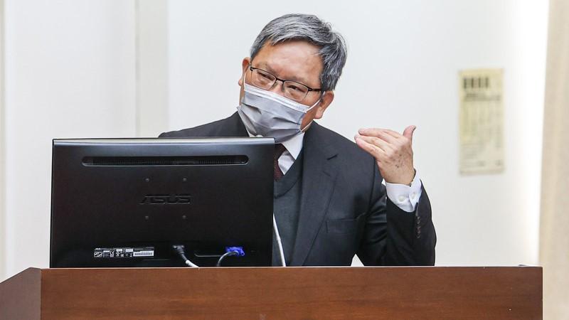 財政部長蘇建榮請辭獲准。圖為19日立院備詢。中央社