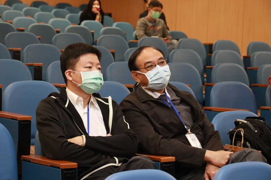 大林慈濟醫院移植中心主任尹文耀（右）肯定示範手術能促進病人安全。