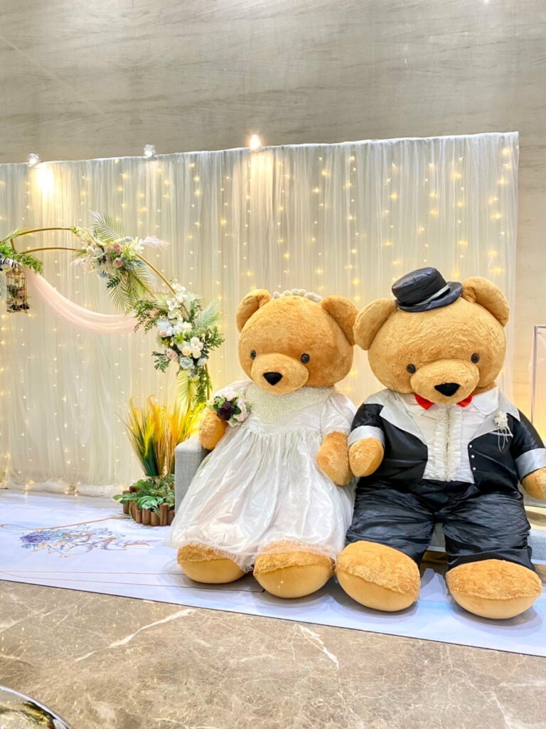 全台最美親子飯店─嘉義新悦花園酒店,今年偏鄉小學公益活動結合飯店熊家族結婚慶,邀請阿里山十字國小、嘉義管樂之光-宣信國小行進樂旗隊及新竹縣立交響樂團一起展演