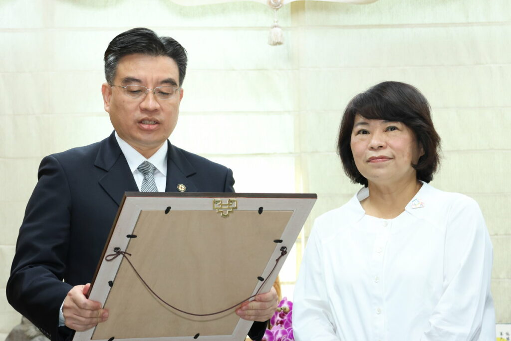 宣讀當選證書