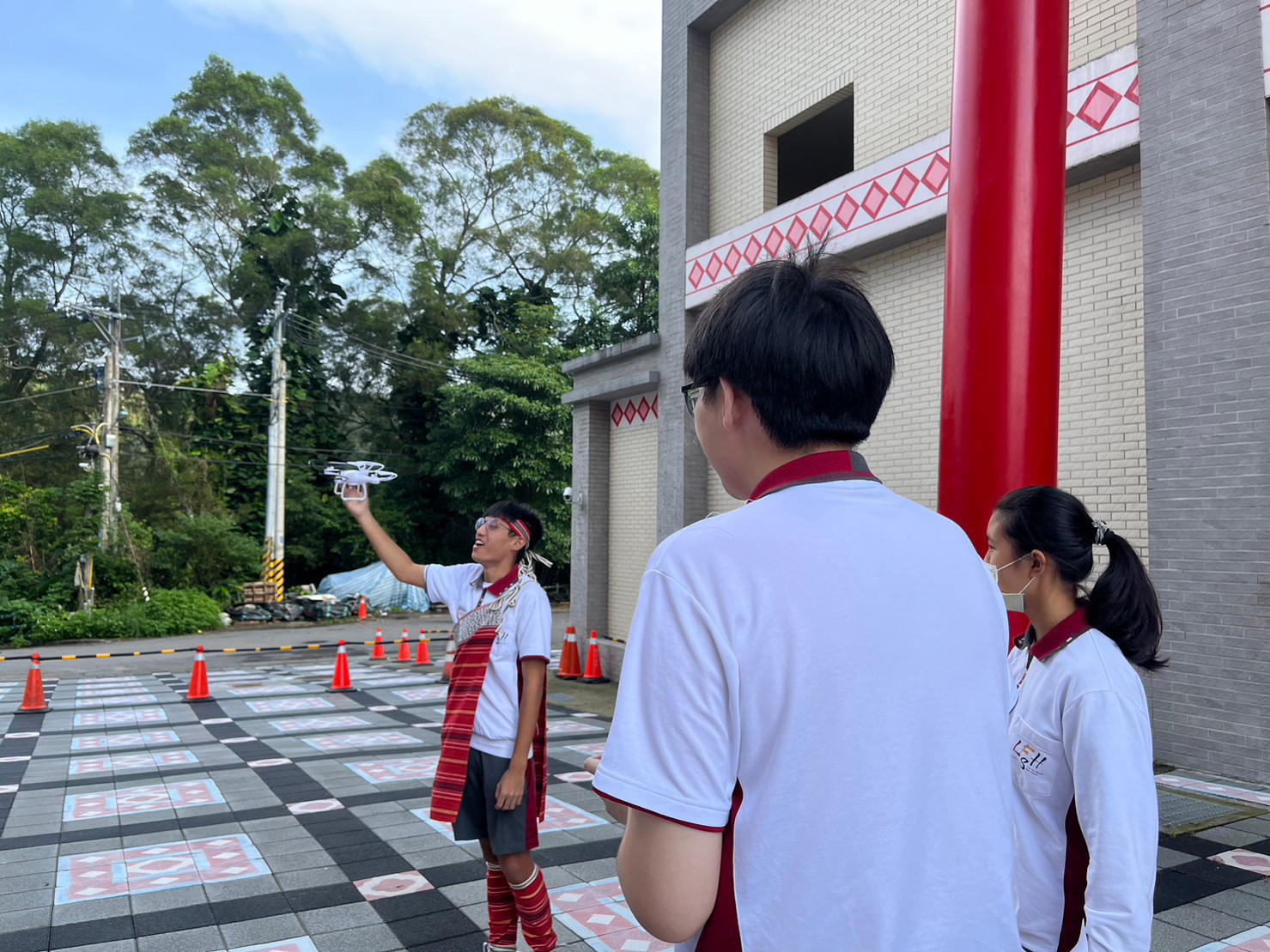 【台灣三星創意競賽】智慧導覽飛行器延續復興鄉泰雅文化 船隻結合感測器落實水質保護 97 image3 1