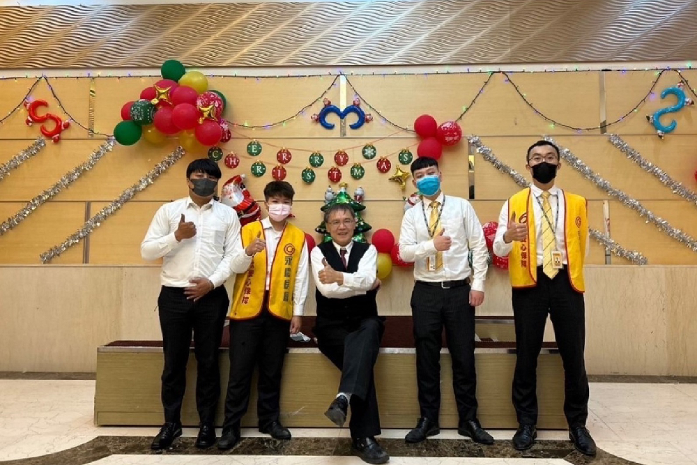 鄰里暖心迎耶誕 永慶房屋化身聖誕老人送祝福 110 新增專案 2022 12 23T163610.723