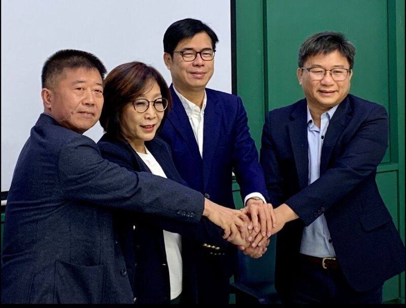 漾新聞|民進黨提名康裕成角逐議長 康裕成與曾俊傑配成定局 陳其邁讚鄭光峰相讓相挺顧全大局