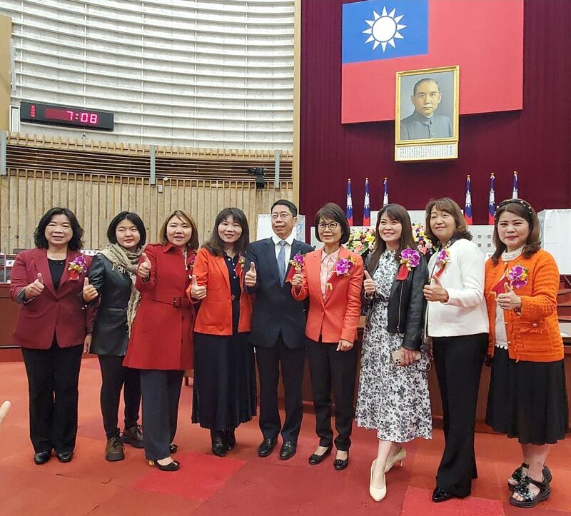 【內幕報導】漾新聞|國民黨在高雄輸了正副議長又輸得很難看 不少黨籍議員忿忿不平直指始作俑者正是黨主席朱立倫