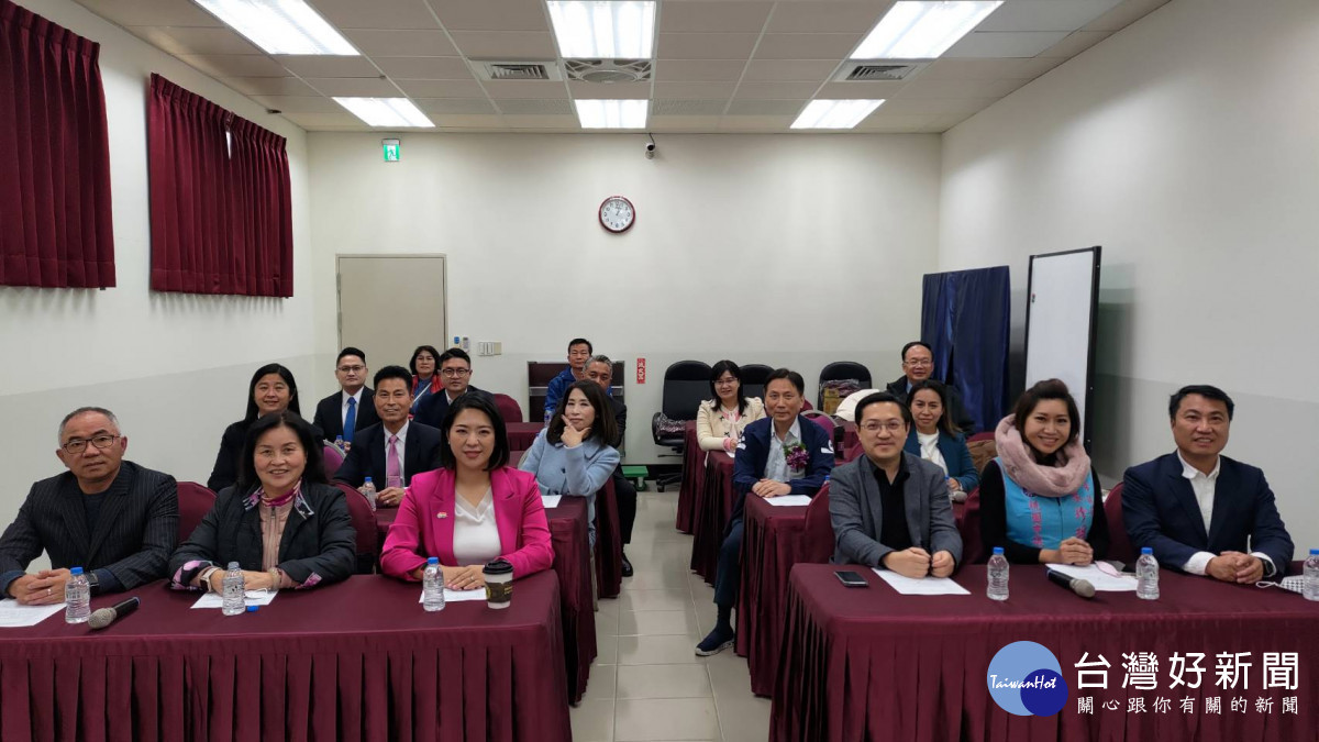 桃園市議會國民黨團召開黨團會議，選出第三屆第一任總召梁為超。照片∕國民黨團提供<br /><br /> <br /><br /> 